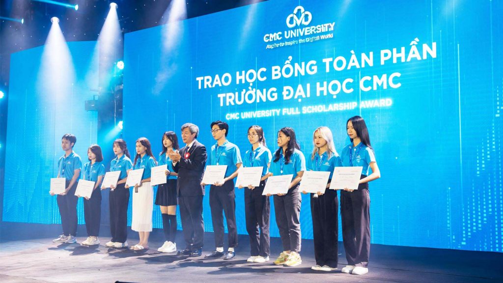 Tuyển sinh đại học 2023: Khéo léo “chớp” học bổng trong bối cảnh tăng học phí