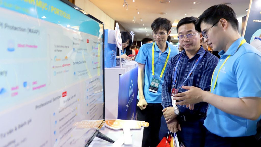 Loạt giải pháp bảo mật ấn tượng của CMC Telecom tại Vietnam Security Summit 2024